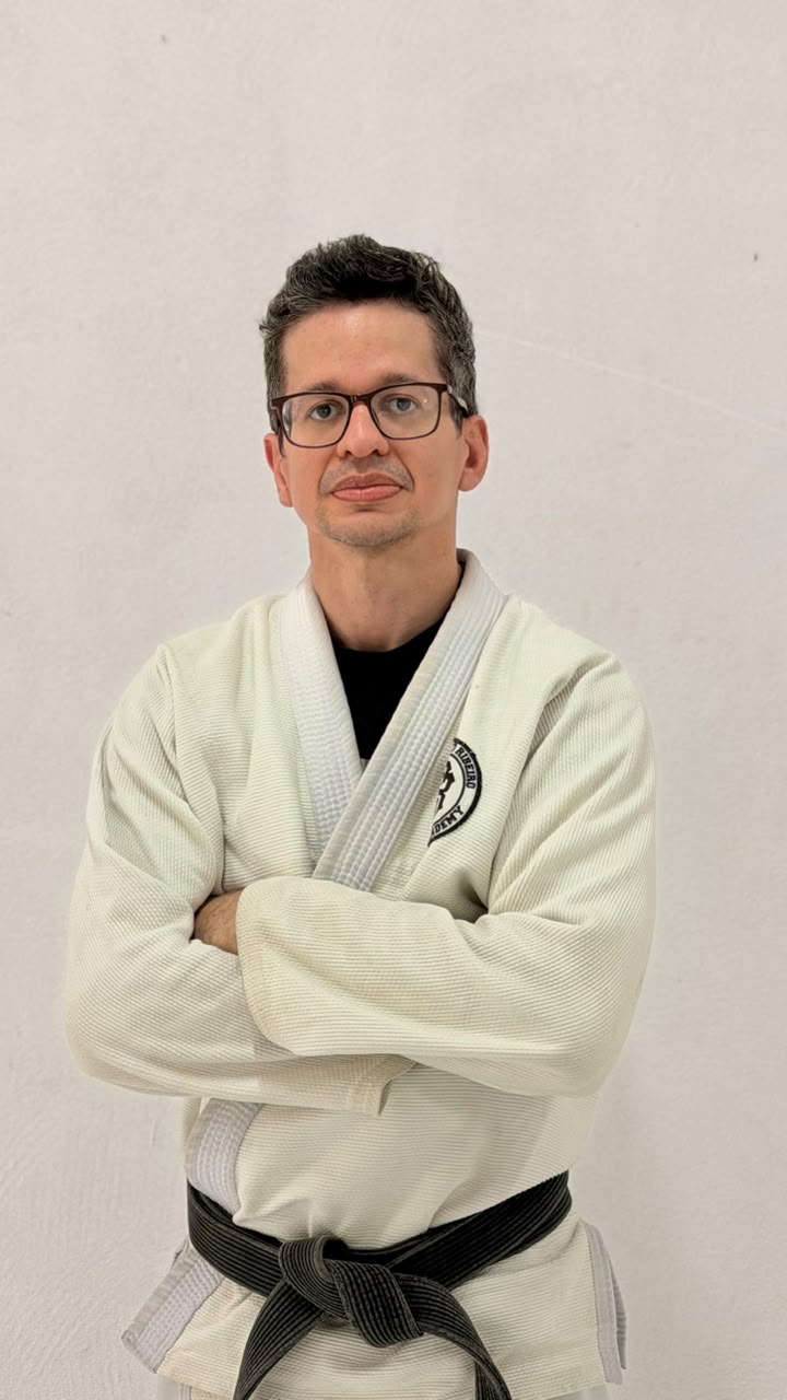 Prof. Gilberto Ribeiro — Jiu-Jitsu adulto e infantil